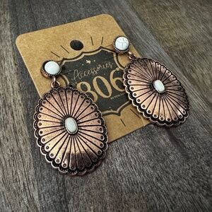 NWT- Rose Gold Colored Dangle Earrings With White Stone. Country